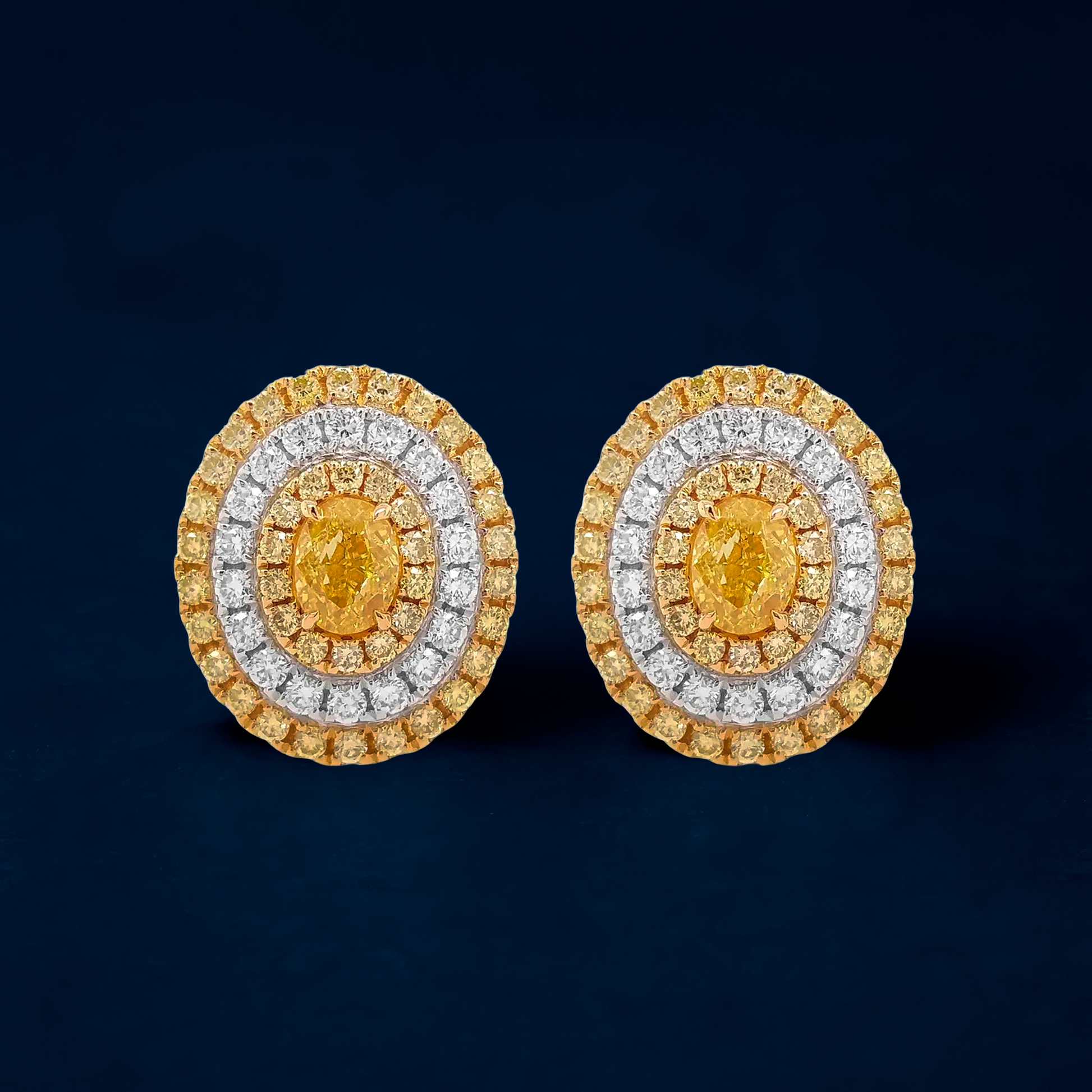 Arete con Diamante Amarillo 18k