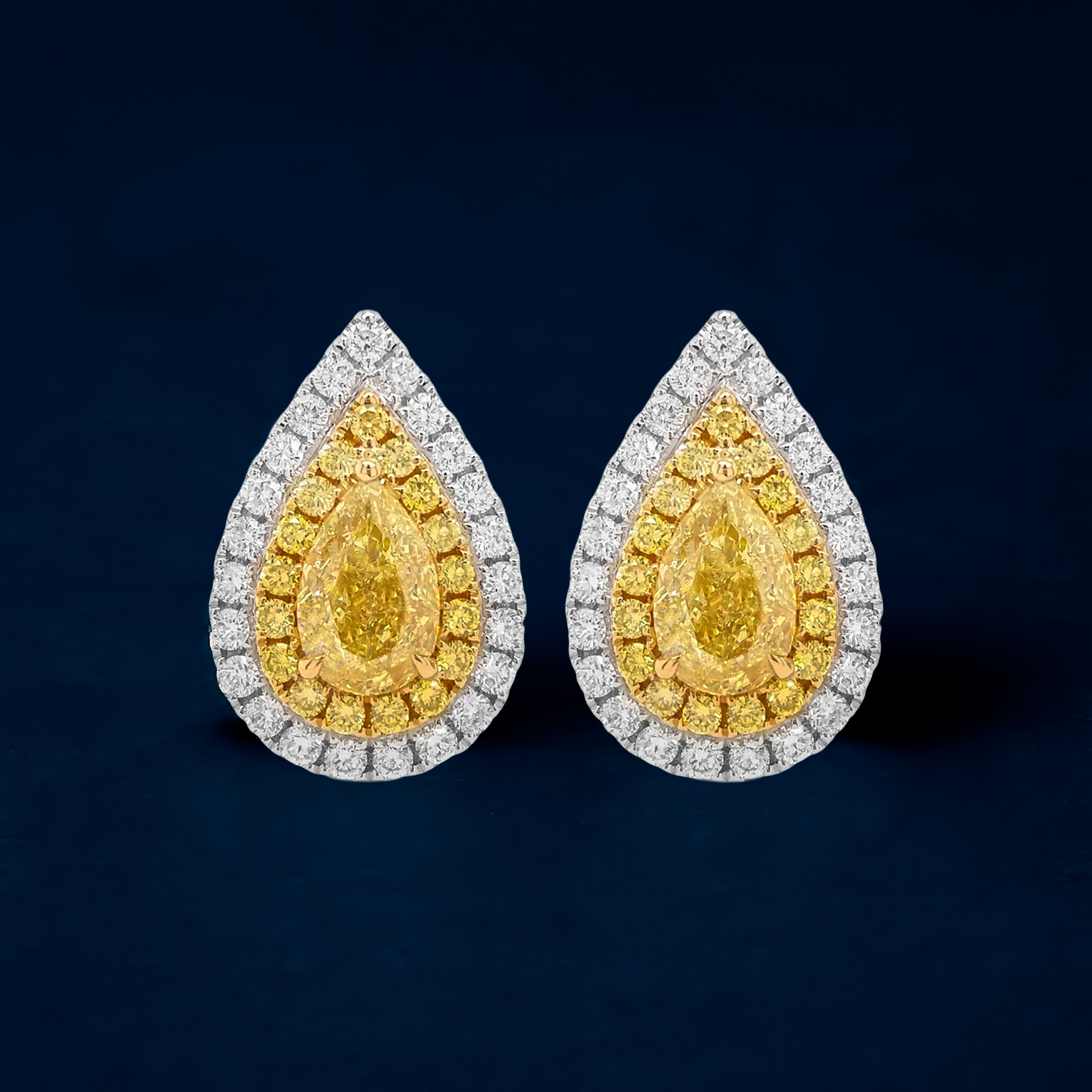 Arete con Diamante Amarillo 18k