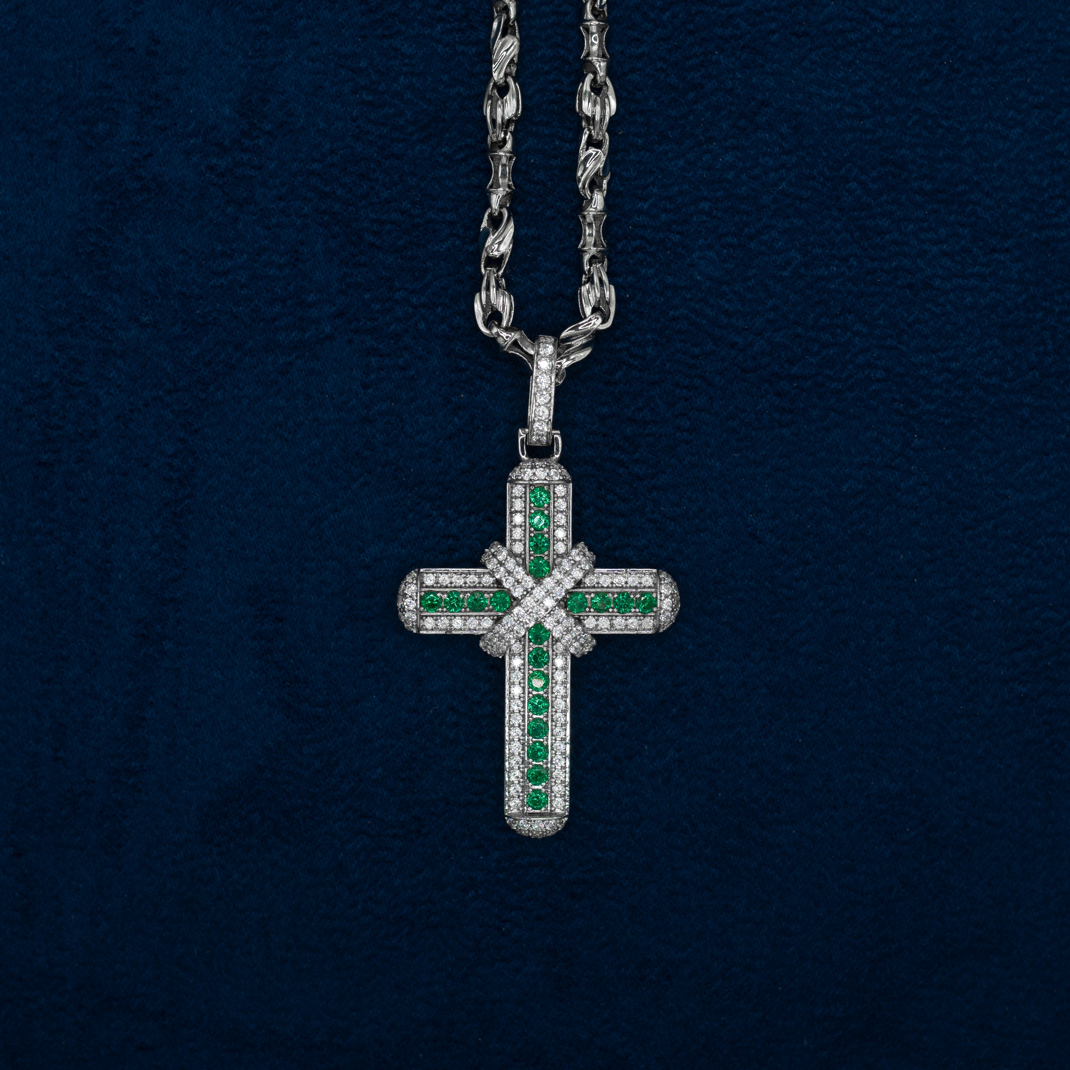 Cruz con moño 18K (White Gold)