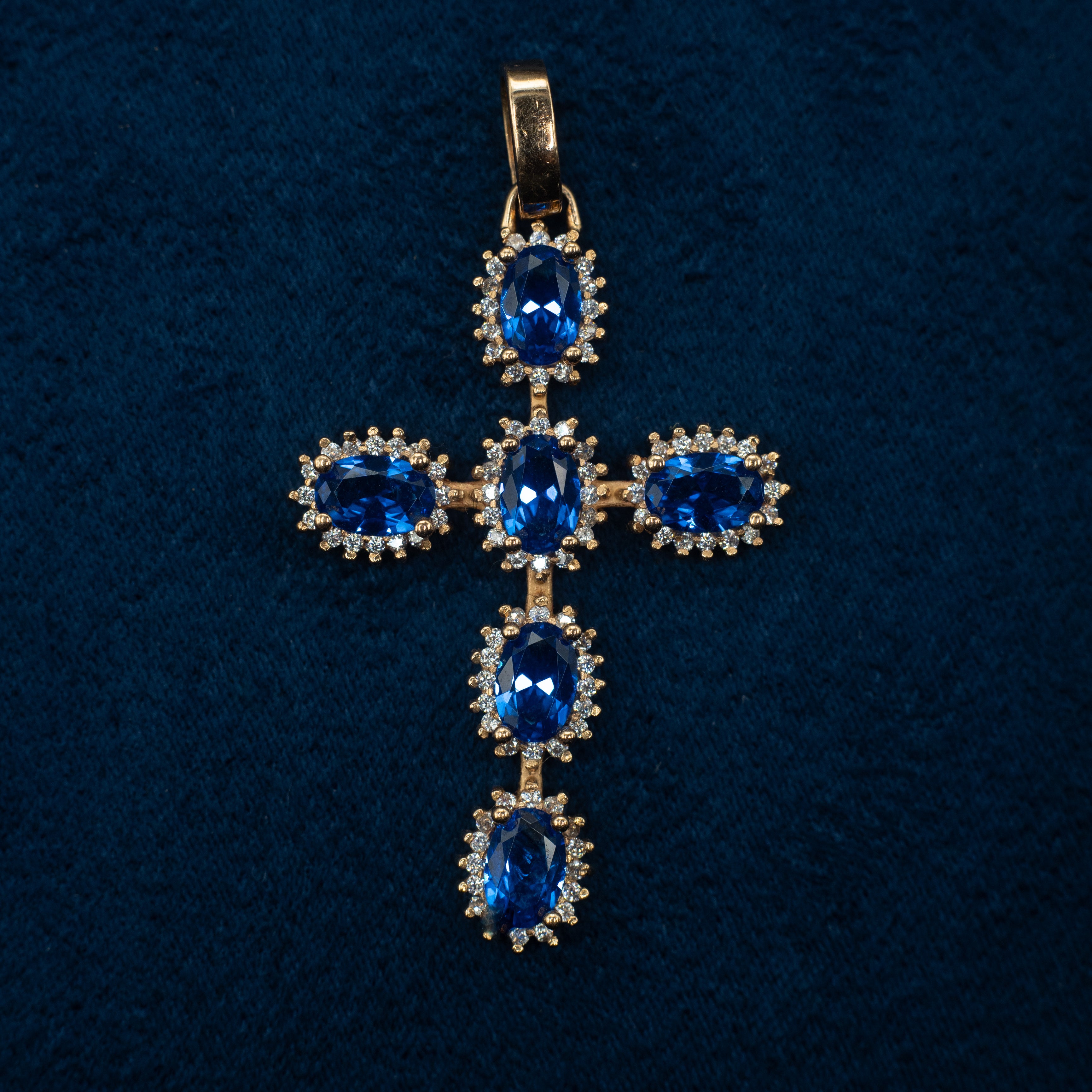 Cruz Artesanal 18K