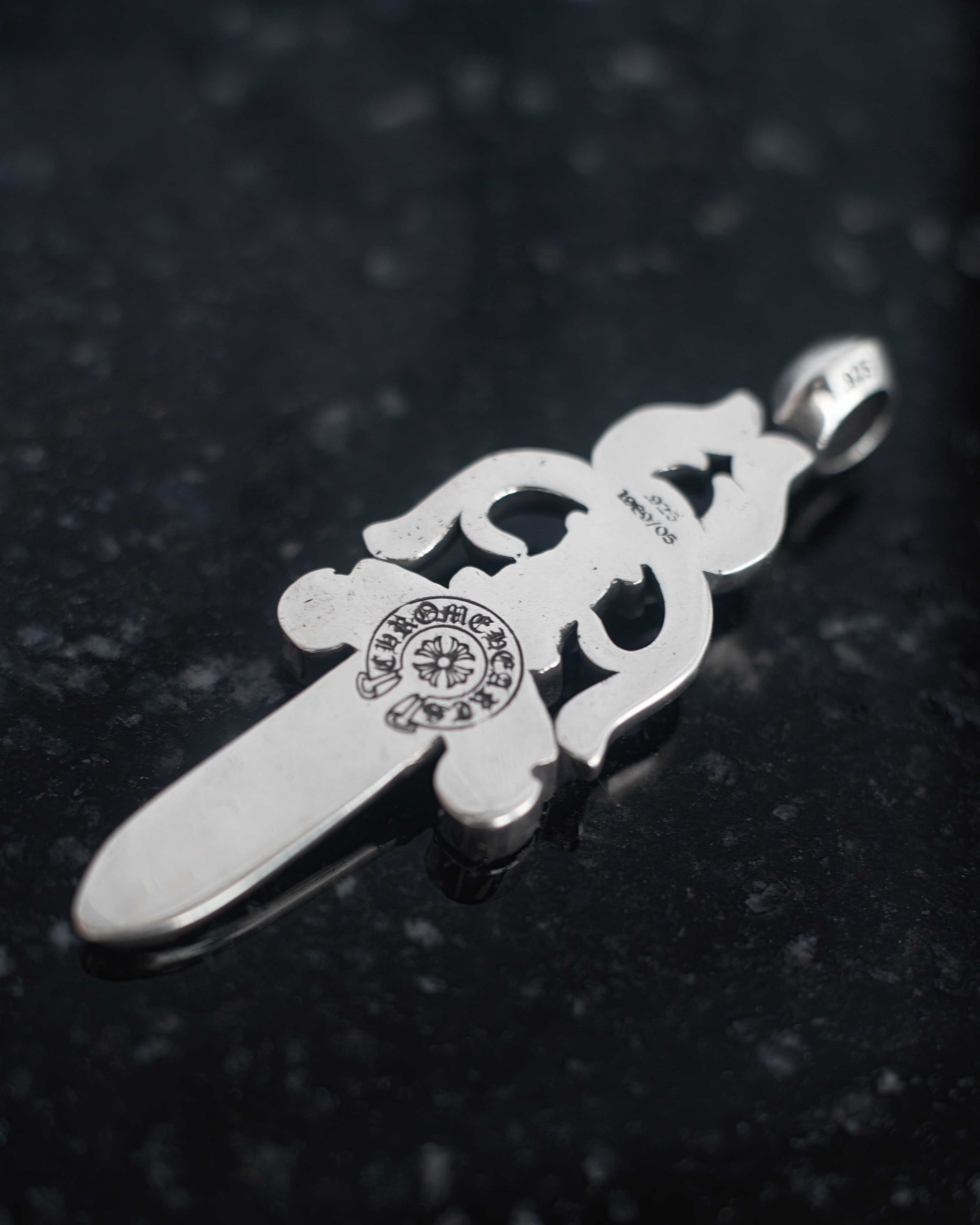 Daga Chrome Hearts