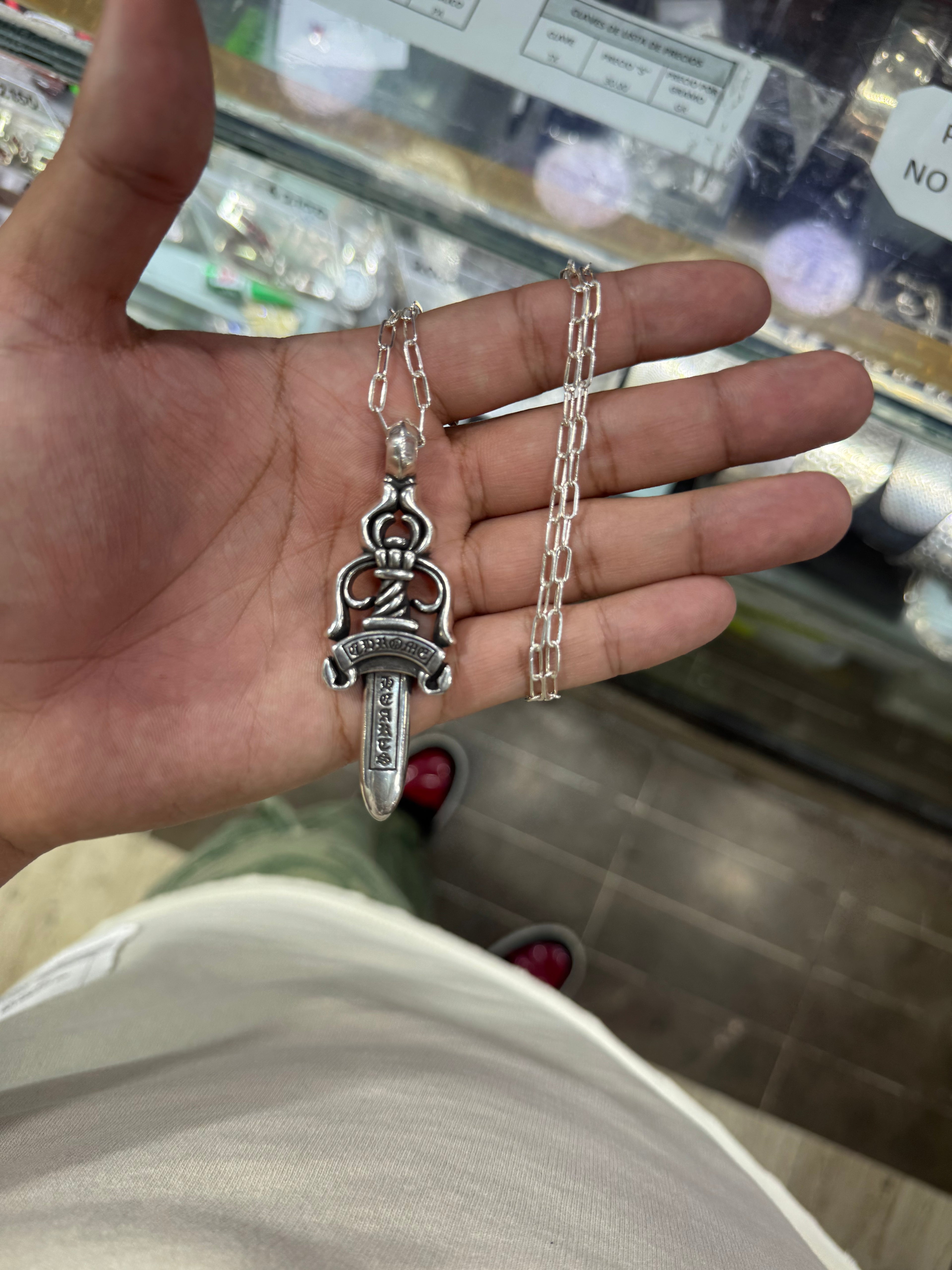 Daga Chrome Hearts