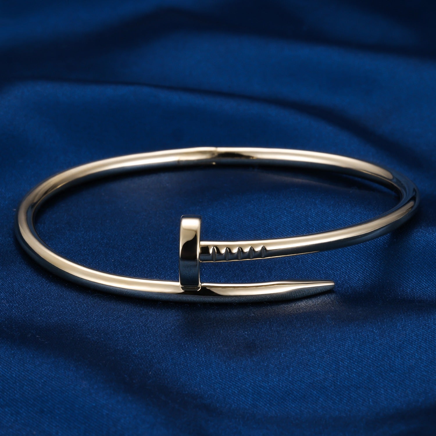 Clavo 18k 3.5mm