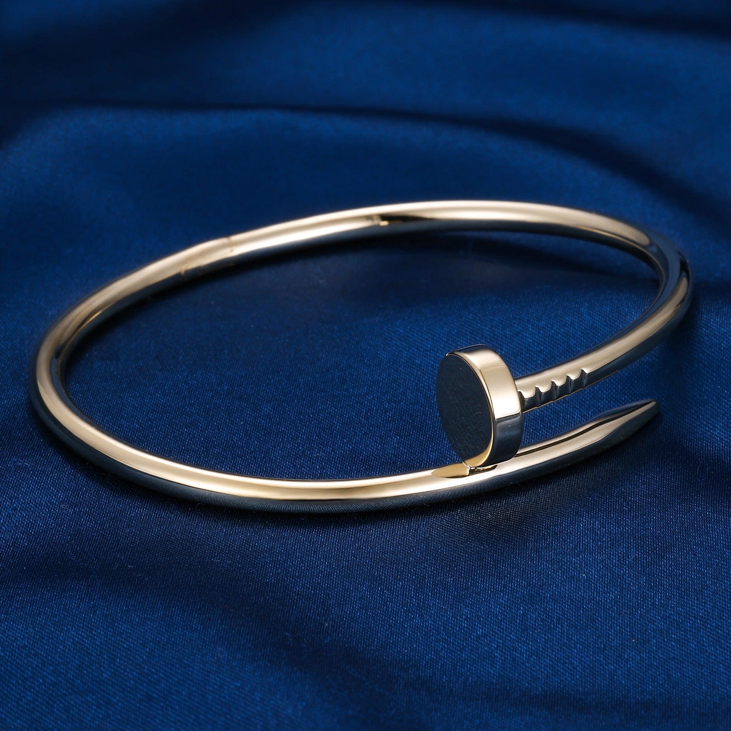 Clavo 18k 3.5mm
