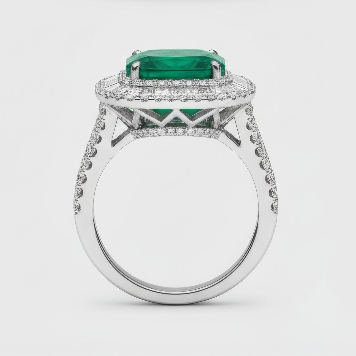 Perfil del Anillo Emerald Baguette con galería calada