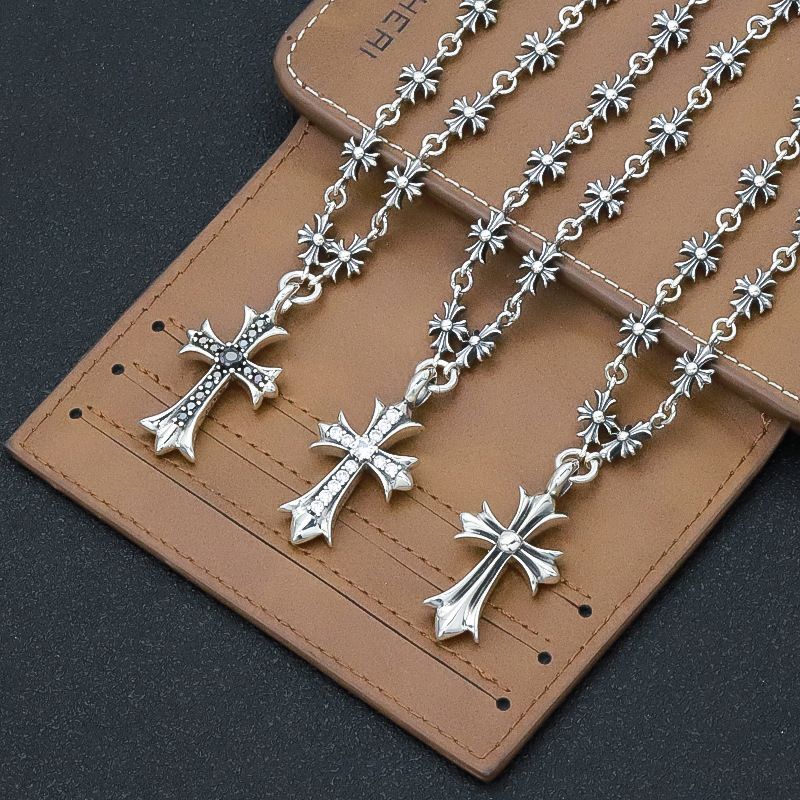 Collar con Cruz Chrome Hearts