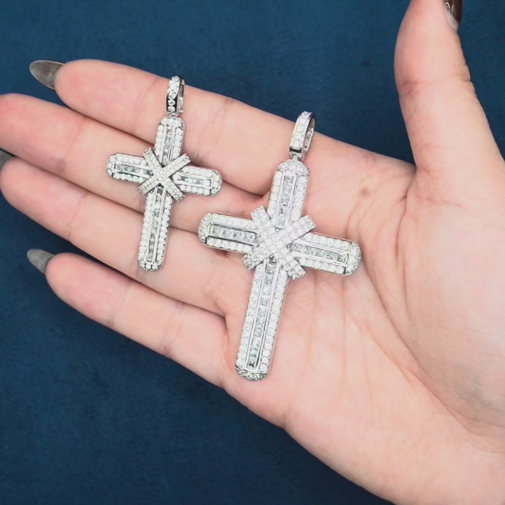 Cruz con Moño White 18K