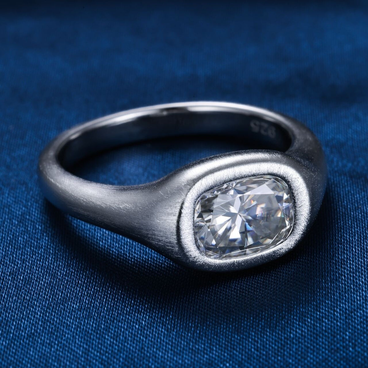 Anillo Sello Cushion vista lateral